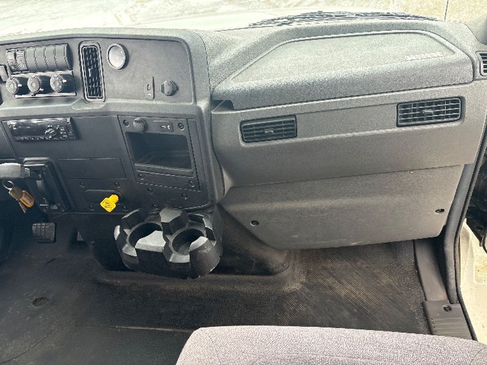 Medium Duty Box Truck-Light and Medium Duty Trucks-International-2020-MV607-Lansing-MI-231,920\n\t\tmiles-$ 33,250 - Image 21