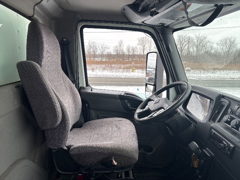 Medium Duty Box Truck-Light and Medium Duty Trucks-International-2020-MV607-Lansing-MI-231,920\n\t\tmiles-$ 33,250 - Image 22