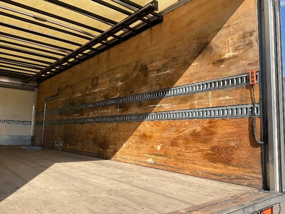 Medium Duty Box Truck-Light and Medium Duty Trucks-International-2020-MV607-Lansing-MI-248,197\n\t\tmiles-$ 27,250 - Image 12