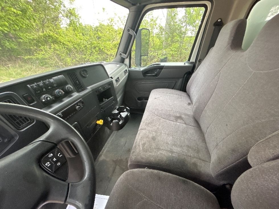 Medium Duty Box Truck-Light and Medium Duty Trucks-International-2020-MV607-Lansing-MI-270,629\n\t\tmiles-$ 33,000 - Image 19