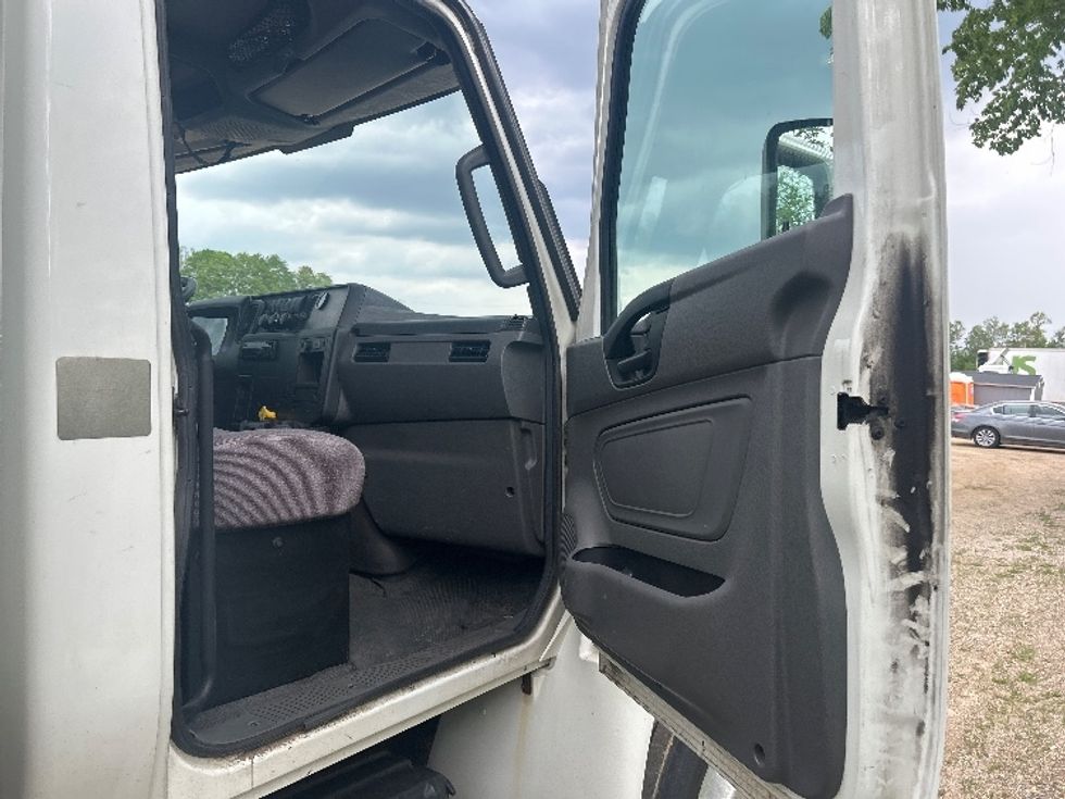 Medium Duty Box Truck-Light and Medium Duty Trucks-International-2020-MV607-Lansing-MI-270,629\n\t\tmiles-$ 33,000 - Image 20