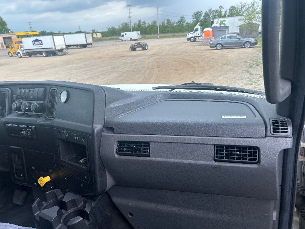 Medium Duty Box Truck-Light and Medium Duty Trucks-International-2020-MV607-Lansing-MI-270,629\n\t\tmiles-$ 33,000 - Image 21