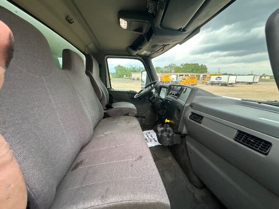Medium Duty Box Truck-Light and Medium Duty Trucks-International-2020-MV607-Lansing-MI-270,629\n\t\tmiles-$ 33,000 - Image 22
