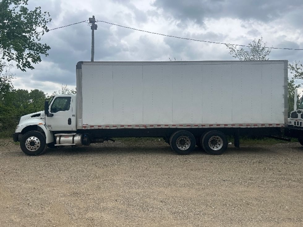 Medium Duty Box Truck-Light and Medium Duty Trucks-International-2020-MV607-Lansing-MI-270,629\n\t\tmiles-$ 33,000 - Image 4