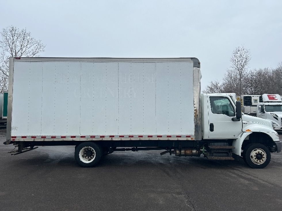 Medium Duty Box Truck-Light and Medium Duty Trucks-International-2020-MV607-Lansing-MI-278,900\n\t\tmiles-$ 23,250 - Image 14