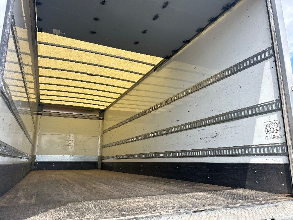 Medium Duty Box Truck-Light and Medium Duty Trucks-International-2020-MV607-Lansing-MI-31,018\n\t\tmiles-$ 62,250 - Image 12