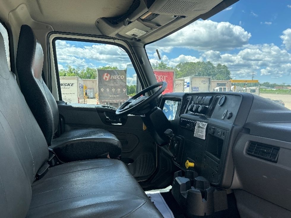 Medium Duty Box Truck-Light and Medium Duty Trucks-International-2020-MV607-Lansing-MI-31,018\n\t\tmiles-$ 62,250 - Image 22