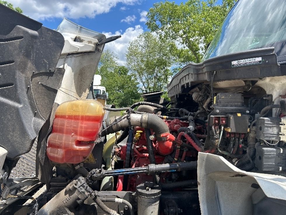 Medium Duty Box Truck-Light and Medium Duty Trucks-International-2020-MV607-Lansing-MI-31,018\n\t\tmiles-$ 62,250 - Image 24
