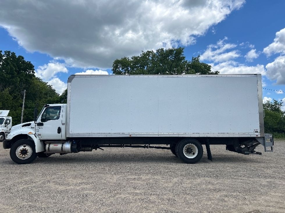 Medium Duty Box Truck-Light and Medium Duty Trucks-International-2020-MV607-Lansing-MI-31,018\n\t\tmiles-$ 62,250 - Image 4