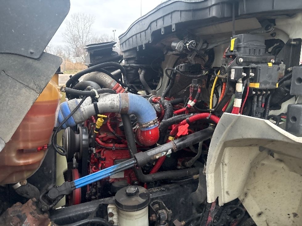 Medium Duty Box Truck-Light and Medium Duty Trucks-International-2020-MV607-Lansing-MI-313,324\n\t\tmiles-$ 29,250 - Image 24