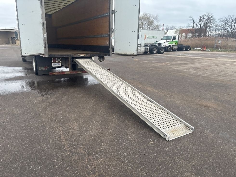 Medium Duty Box Truck-Light and Medium Duty Trucks-International-2020-MV607-Lansing-MI-313,324\n\t\tmiles-$ 29,250 - Image 9