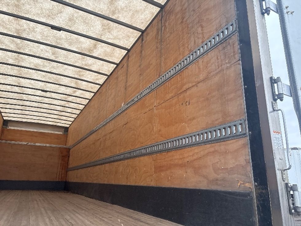 Medium Duty Box Truck-Light and Medium Duty Trucks-International-2020-MV607-Lansing-MI-337,803\n\t\tmiles-$ 25,500 - Image 11