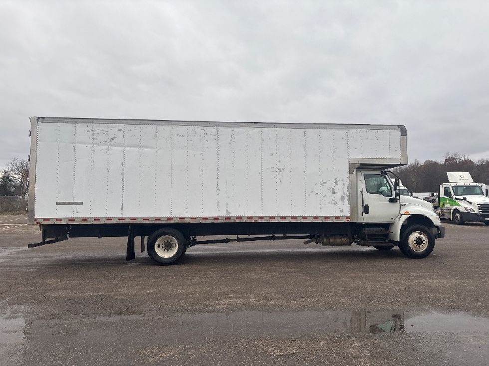 Medium Duty Box Truck-Light and Medium Duty Trucks-International-2020-MV607-Lansing-MI-337,803\n\t\tmiles-$ 25,500 - Image 14