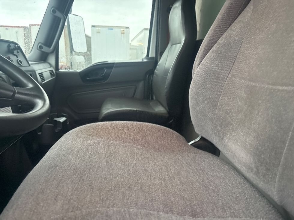 Medium Duty Box Truck-Light and Medium Duty Trucks-International-2020-MV607-Lansing-MI-337,803\n\t\tmiles-$ 25,500 - Image 16