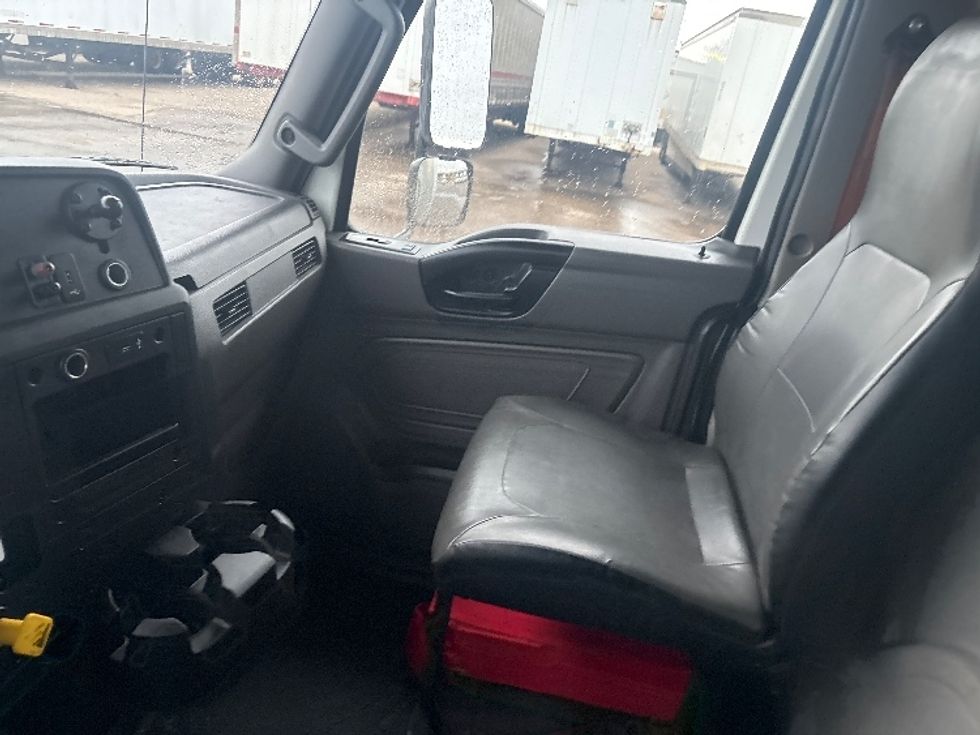 Medium Duty Box Truck-Light and Medium Duty Trucks-International-2020-MV607-Lansing-MI-337,803\n\t\tmiles-$ 25,500 - Image 18