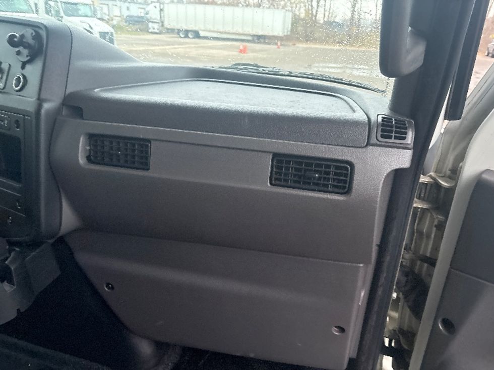 Medium Duty Box Truck-Light and Medium Duty Trucks-International-2020-MV607-Lansing-MI-337,803\n\t\tmiles-$ 25,500 - Image 20