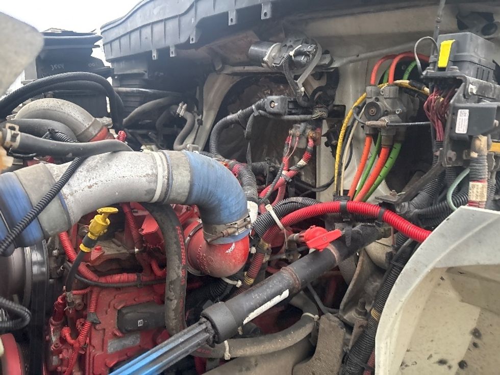 Medium Duty Box Truck-Light and Medium Duty Trucks-International-2020-MV607-Lansing-MI-337,803\n\t\tmiles-$ 25,500 - Image 23