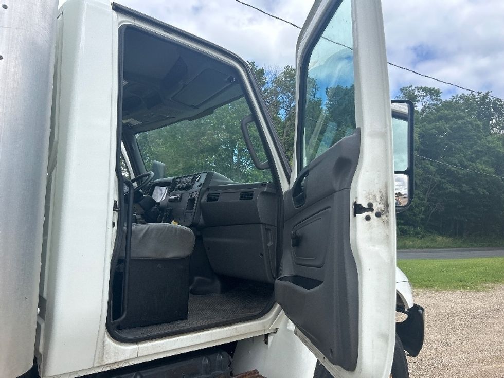 Medium Duty Box Truck-Light and Medium Duty Trucks-International-2020-MV607-Lansing-MI-98,000\n\t\tmiles-$ 48,750 - Image 20