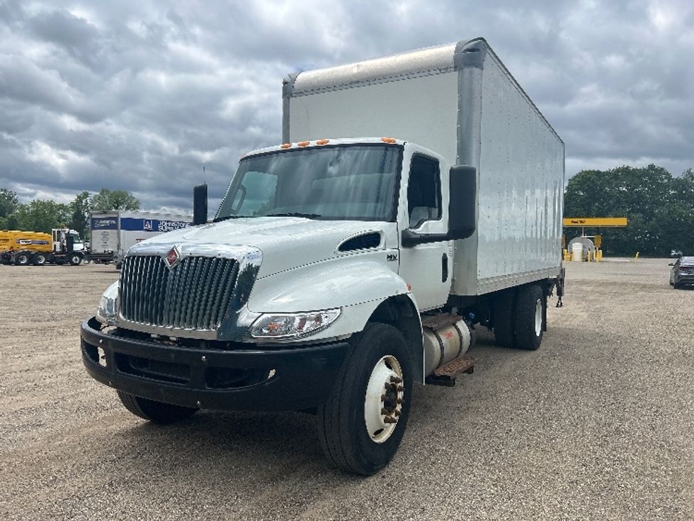 Medium Duty Box Truck-Light and Medium Duty Trucks-International-2020-MV607-Lansing-MI-98,000\n\t\tmiles-$ 48,750 - Image 3