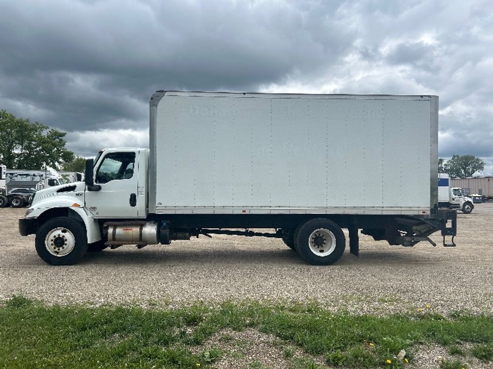 Medium Duty Box Truck-Light and Medium Duty Trucks-International-2020-MV607-Lansing-MI-98,000\n\t\tmiles-$ 48,750 - Image 4