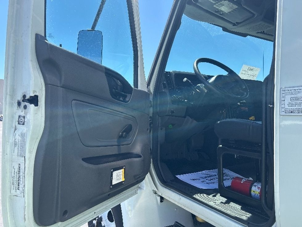 Medium Duty Box Truck-Light and Medium Duty Trucks-International-2020-MV607-Las Vegas-NV-123,103\n\t\tmiles-$ 51,750 - Image 16