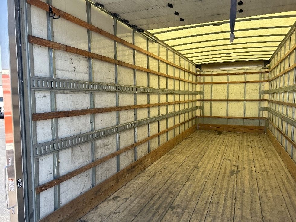 Medium Duty Box Truck-Light and Medium Duty Trucks-International-2020-MV607-Las Vegas-NV-213,456\n\t\tmiles-$ 41,000 - Image 11