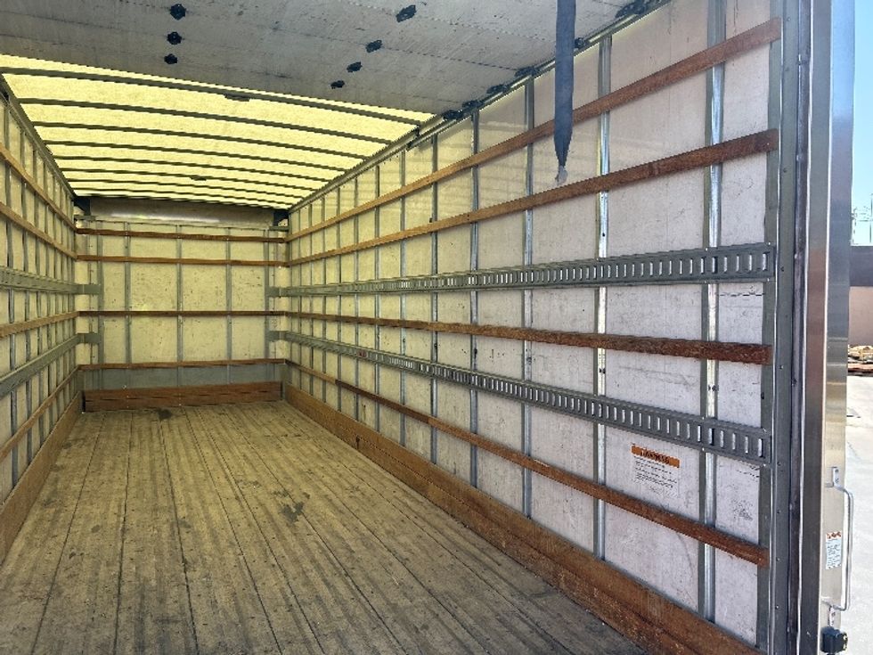 Medium Duty Box Truck-Light and Medium Duty Trucks-International-2020-MV607-Las Vegas-NV-213,456\n\t\tmiles-$ 41,000 - Image 12