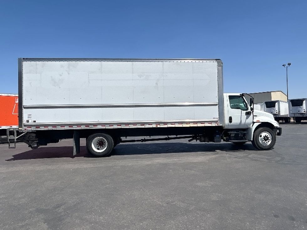 Medium Duty Box Truck-Light and Medium Duty Trucks-International-2020-MV607-Las Vegas-NV-213,456\n\t\tmiles-$ 41,000 - Image 15