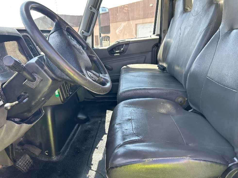 Medium Duty Box Truck-Light and Medium Duty Trucks-International-2020-MV607-Las Vegas-NV-213,456\n\t\tmiles-$ 41,000 - Image 17
