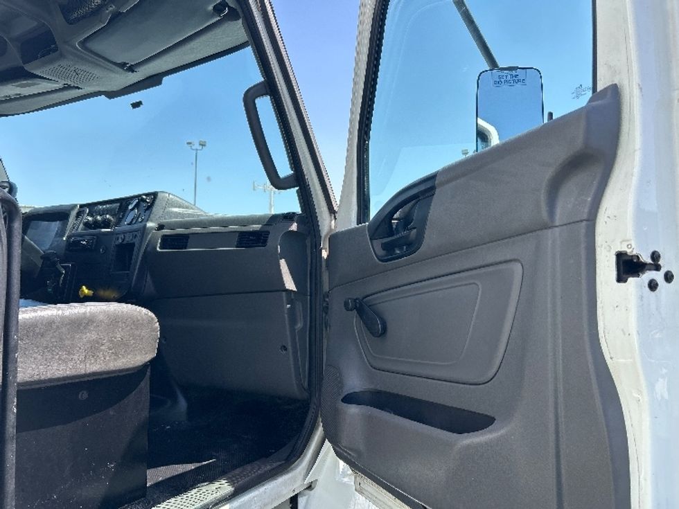 Medium Duty Box Truck-Light and Medium Duty Trucks-International-2020-MV607-Las Vegas-NV-213,456\n\t\tmiles-$ 41,000 - Image 20