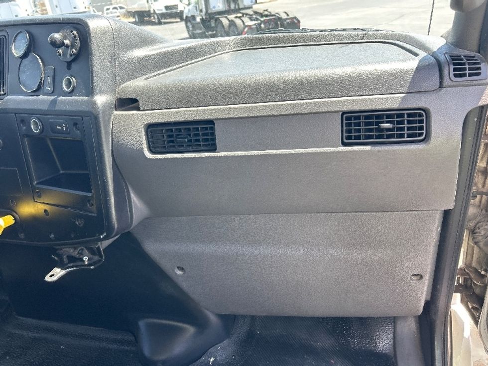 Medium Duty Box Truck-Light and Medium Duty Trucks-International-2020-MV607-Las Vegas-NV-213,456\n\t\tmiles-$ 41,000 - Image 21