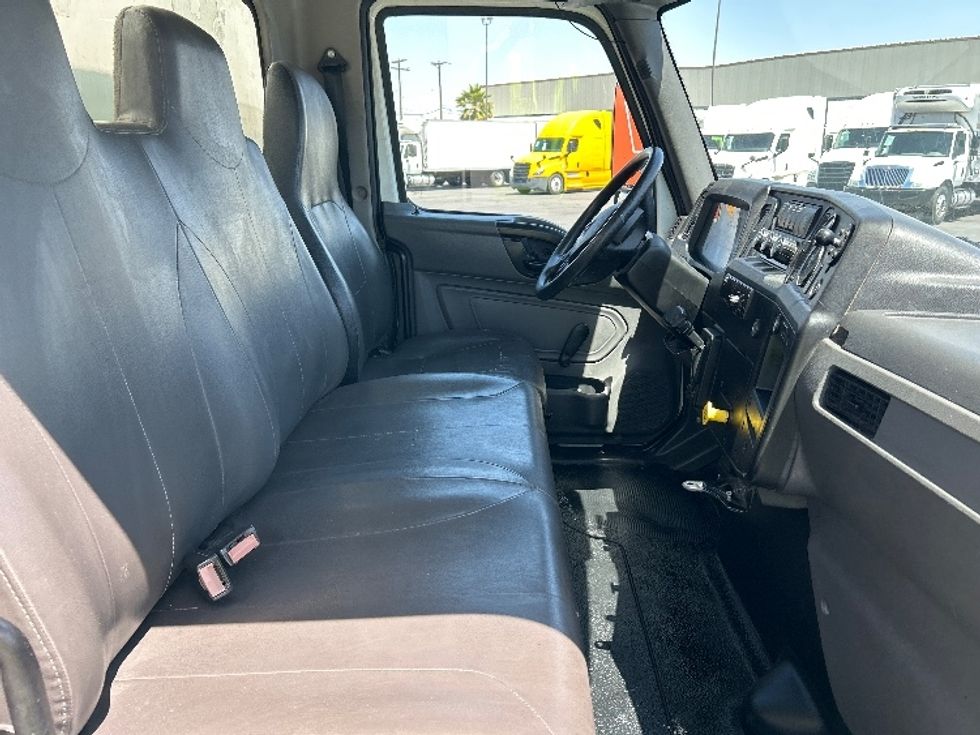 Medium Duty Box Truck-Light and Medium Duty Trucks-International-2020-MV607-Las Vegas-NV-213,456\n\t\tmiles-$ 41,000 - Image 22