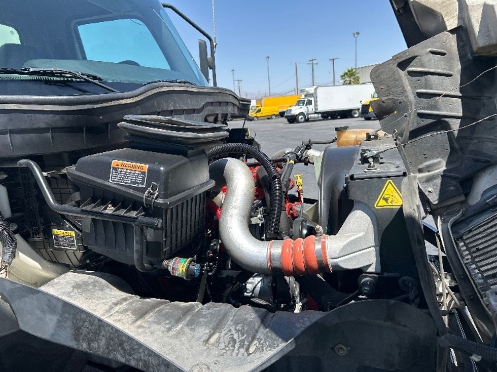 Medium Duty Box Truck-Light and Medium Duty Trucks-International-2020-MV607-Las Vegas-NV-213,456\n\t\tmiles-$ 41,000 - Image 23