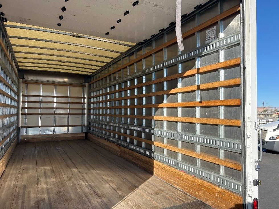 Medium Duty Box Truck-Light and Medium Duty Trucks-International-2020-MV607-Las Vegas-NV-48,630\n\t\tmiles-$ 74,500 - Image 12