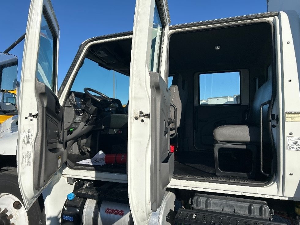 Medium Duty Box Truck-Light and Medium Duty Trucks-International-2020-MV607-Las Vegas-NV-48,630\n\t\tmiles-$ 74,500 - Image 16