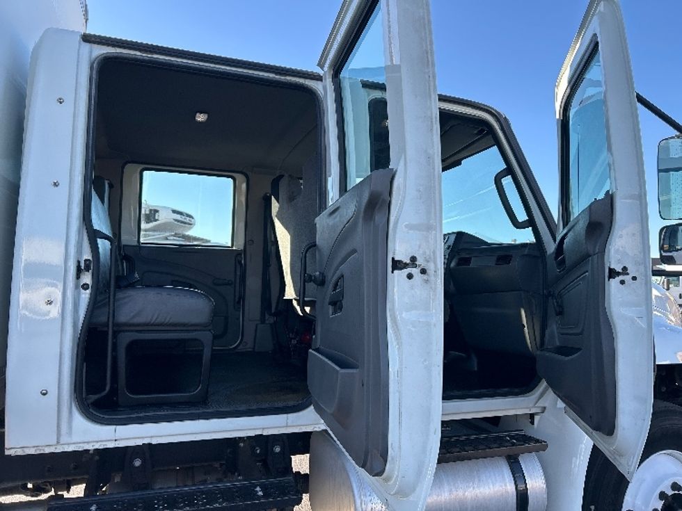 Medium Duty Box Truck-Light and Medium Duty Trucks-International-2020-MV607-Las Vegas-NV-48,630\n\t\tmiles-$ 74,500 - Image 20