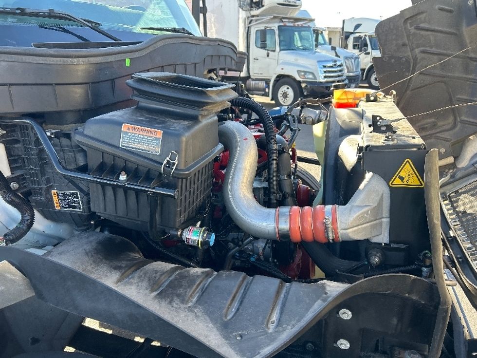 Medium Duty Box Truck-Light and Medium Duty Trucks-International-2020-MV607-Las Vegas-NV-48,630\n\t\tmiles-$ 74,500 - Image 23