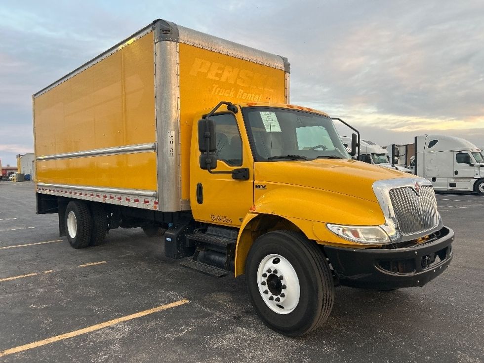 Medium Duty Box Truck-Light and Medium Duty Trucks-International-2020-MV607-Lenexa-KS-175,346\n\t\tmiles-$ 32,500 - Image 1