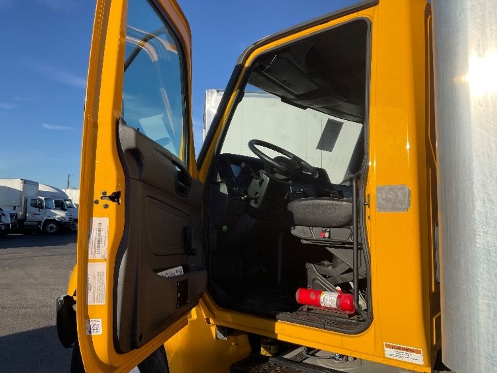 Medium Duty Box Truck-Light and Medium Duty Trucks-International-2020-MV607-Lenexa-KS-175,346\n\t\tmiles-$ 32,500 - Image 16