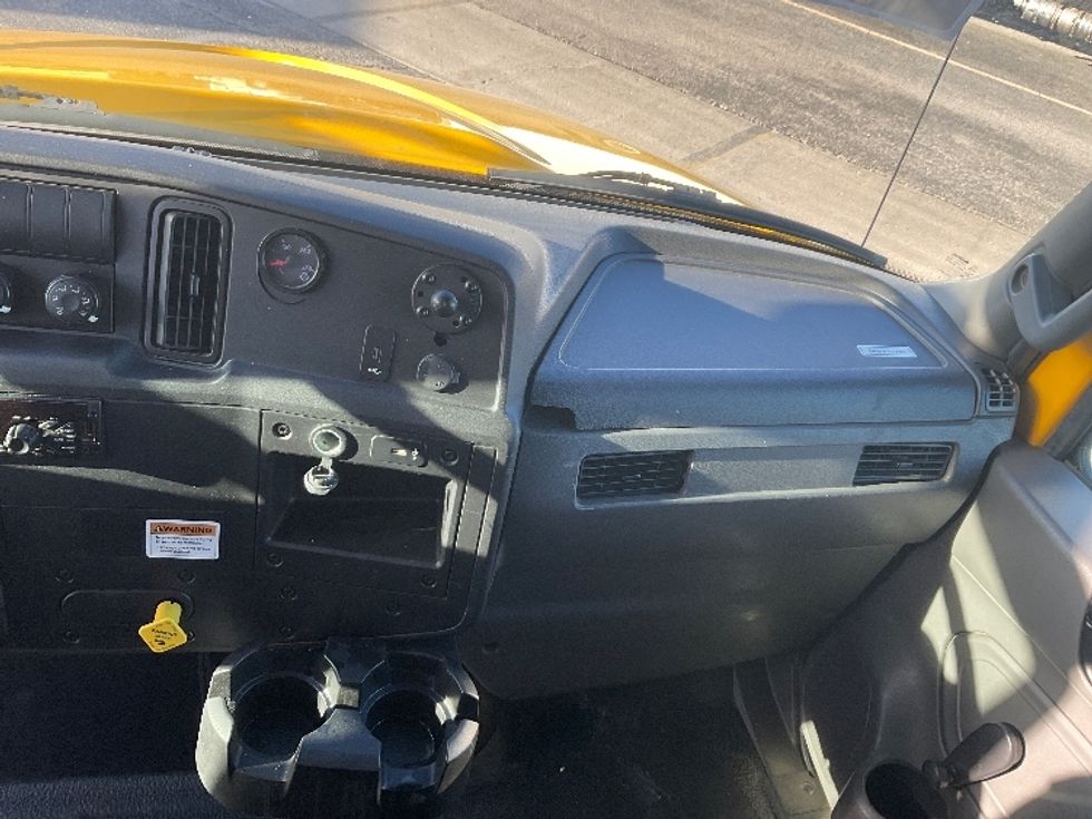 Medium Duty Box Truck-Light and Medium Duty Trucks-International-2020-MV607-Lenexa-KS-175,346\n\t\tmiles-$ 32,500 - Image 21