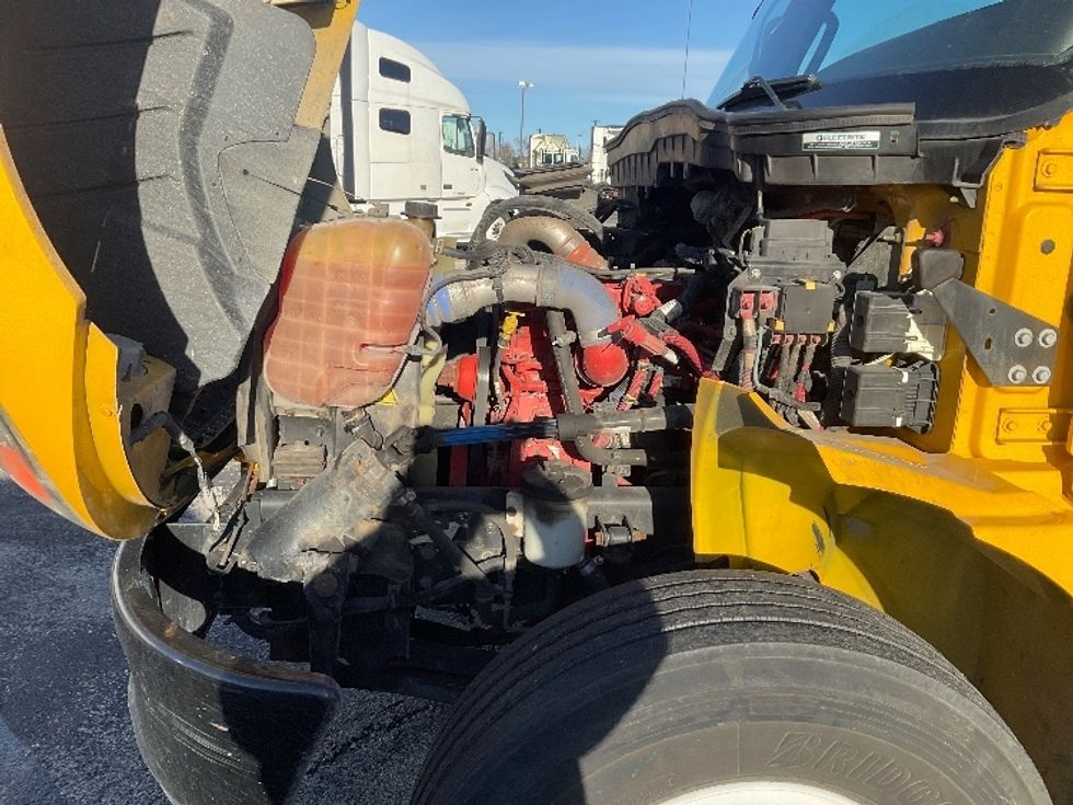 Medium Duty Box Truck-Light and Medium Duty Trucks-International-2020-MV607-Lenexa-KS-175,346\n\t\tmiles-$ 32,500 - Image 24