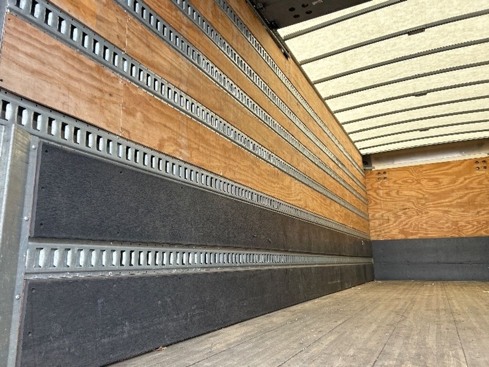 Medium Duty Box Truck-Light and Medium Duty Trucks-International-2020-MV607-Linden-NJ-123,130\n\t\tmiles-$ 64,500 - Image 11