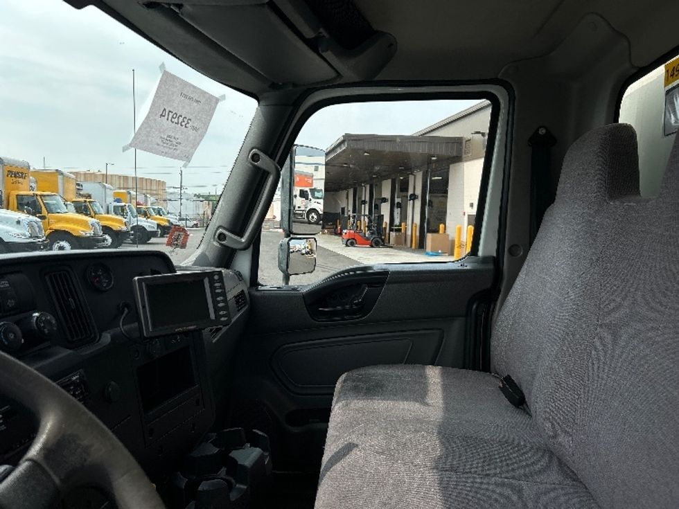 Medium Duty Box Truck-Light and Medium Duty Trucks-International-2020-MV607-Linden-NJ-123,130\n\t\tmiles-$ 64,500 - Image 18