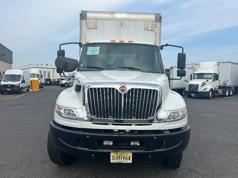 Medium Duty Box Truck-Light and Medium Duty Trucks-International-2020-MV607-Linden-NJ-123,130\n\t\tmiles-$ 64,500 - Image 2