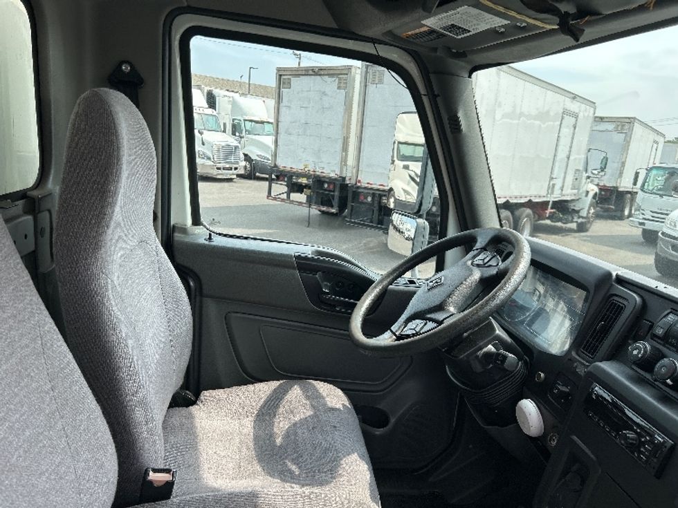Medium Duty Box Truck-Light and Medium Duty Trucks-International-2020-MV607-Linden-NJ-123,130\n\t\tmiles-$ 64,500 - Image 21