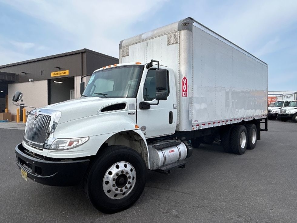 Medium Duty Box Truck-Light and Medium Duty Trucks-International-2020-MV607-Linden-NJ-123,130\n\t\tmiles-$ 64,500 - Image 3