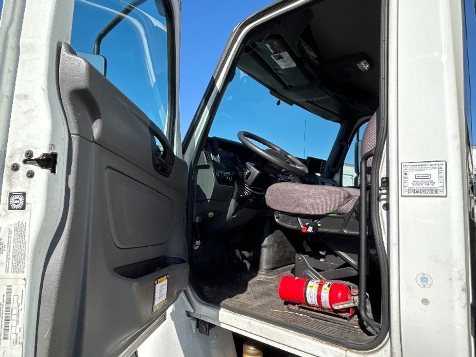 Medium Duty Box Truck-Light and Medium Duty Trucks-International-2020-MV607-Linden-NJ-155,720\n\t\tmiles-$ 60,750 - Image 16