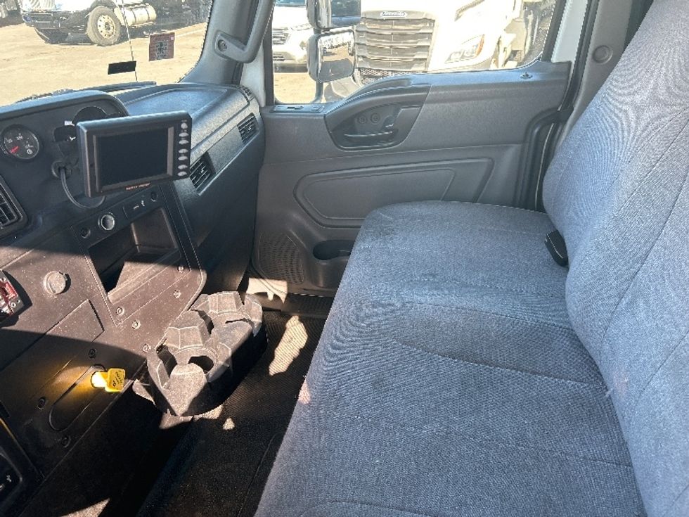 Medium Duty Box Truck-Light and Medium Duty Trucks-International-2020-MV607-Linden-NJ-155,720\n\t\tmiles-$ 60,750 - Image 19