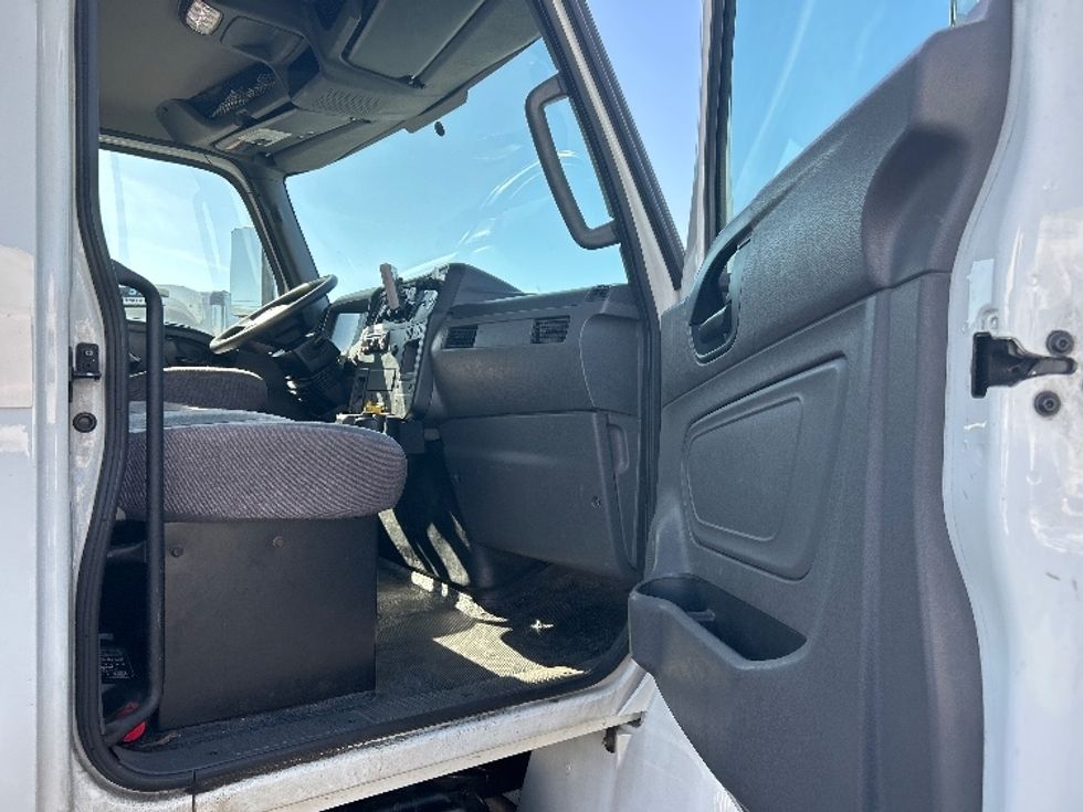 Medium Duty Box Truck-Light and Medium Duty Trucks-International-2020-MV607-Linden-NJ-155,720\n\t\tmiles-$ 60,750 - Image 20