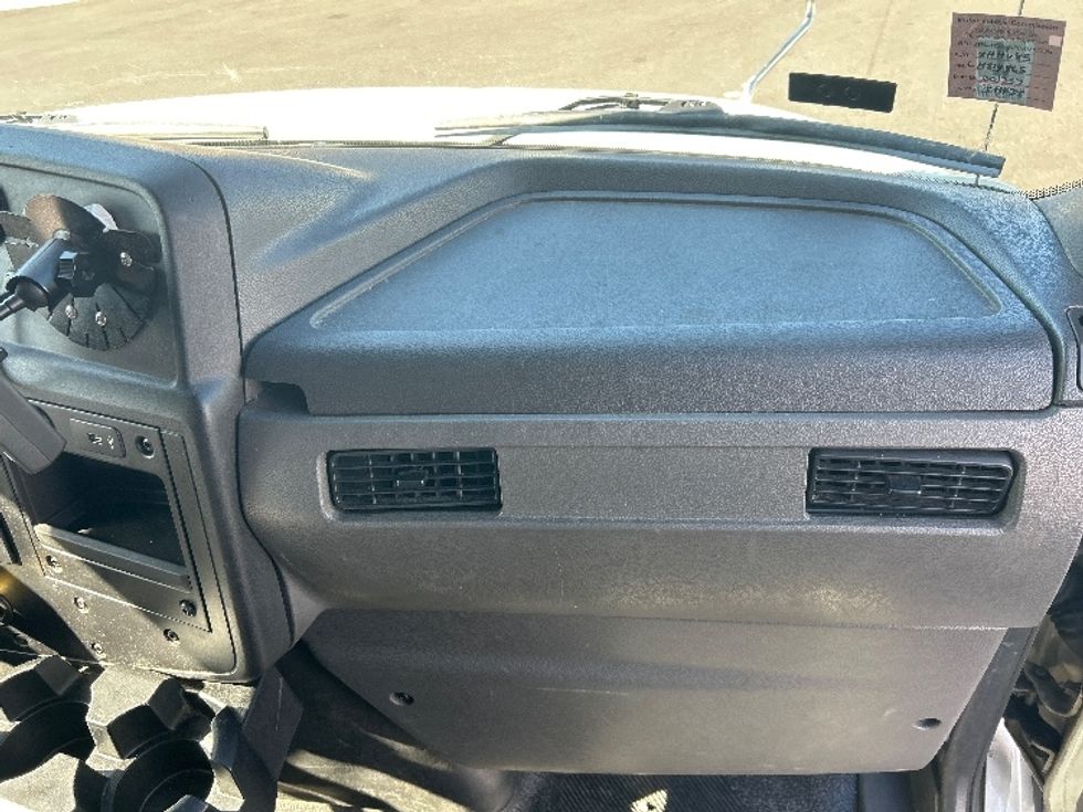 Medium Duty Box Truck-Light and Medium Duty Trucks-International-2020-MV607-Linden-NJ-155,720\n\t\tmiles-$ 60,750 - Image 21